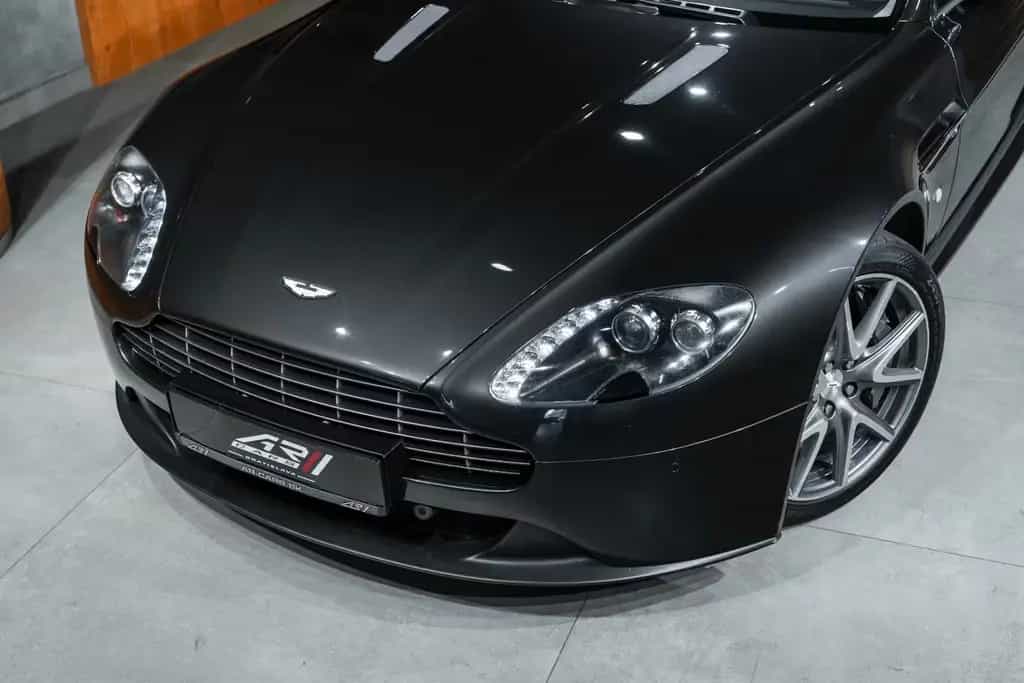 Aston Martin V8 Vantage 06/2012-photo-4