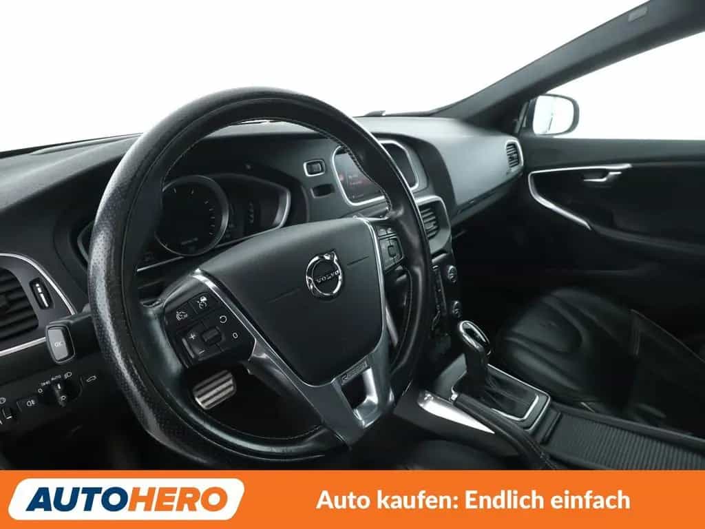Volvo V40 2.0 T5 R-Design Aut.*NAV*ACC*CAM*PDC*SHZ*ALU 06/2017-photo-10