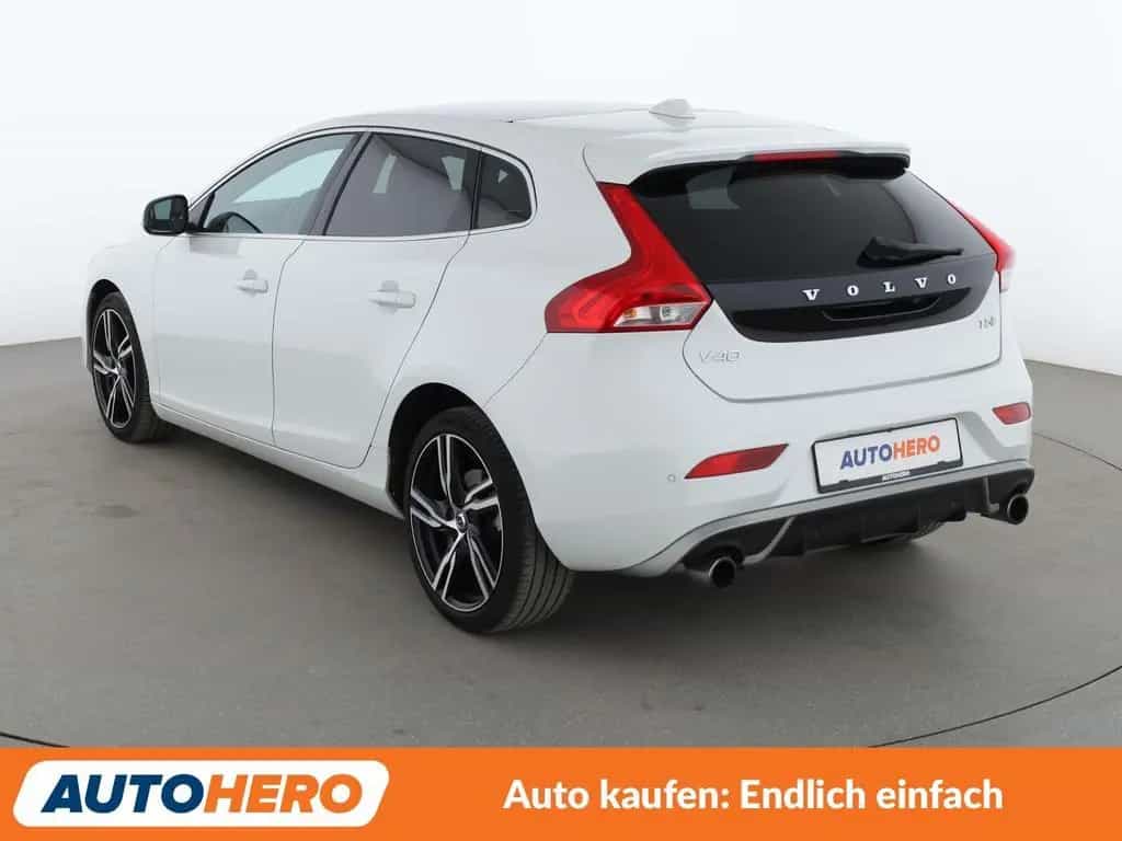 Volvo V40 2.0 T5 R-Design Aut.*NAV*ACC*CAM*PDC*SHZ*ALU 06/2017-photo-3