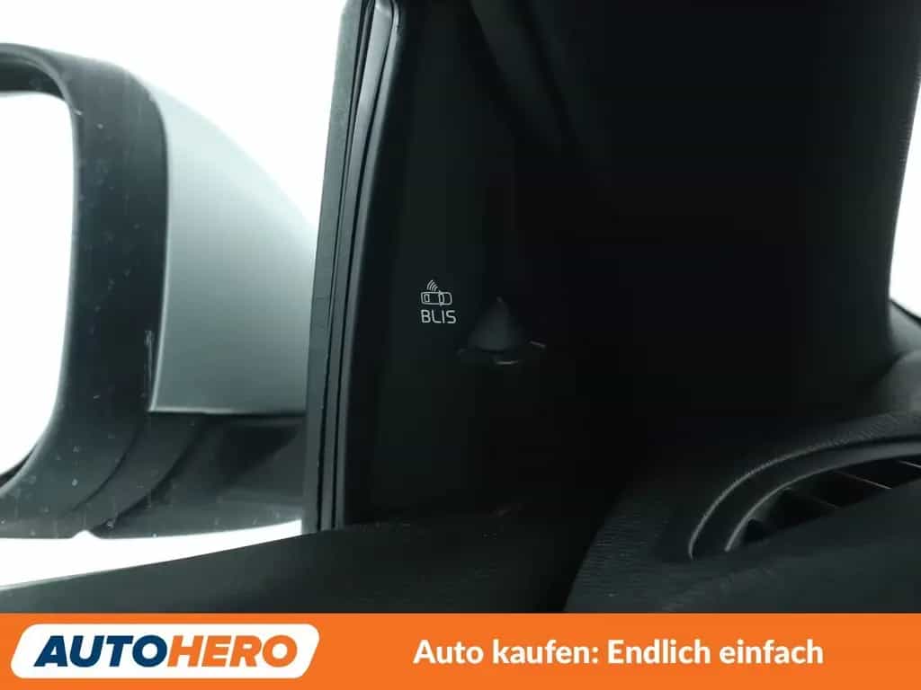 Volvo V40 2.0 T5 R-Design Aut.*NAV*ACC*CAM*PDC*SHZ*ALU 06/2017-photo-30