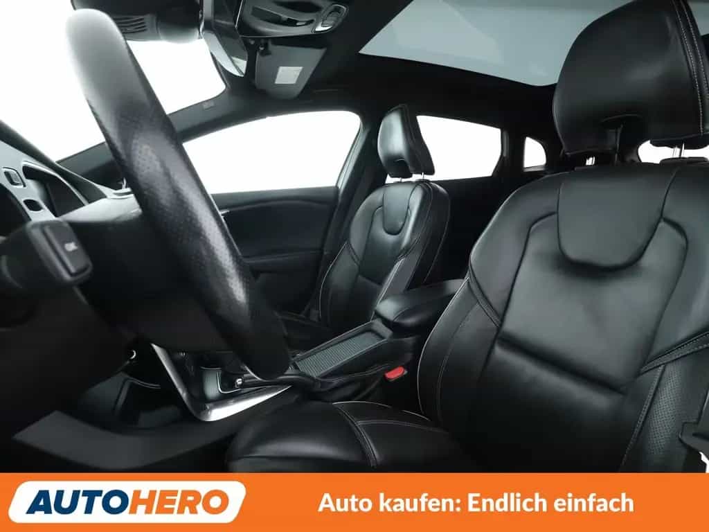 Volvo V40 2.0 T5 R-Design Aut.*NAV*ACC*CAM*PDC*SHZ*ALU 06/2017-photo-9