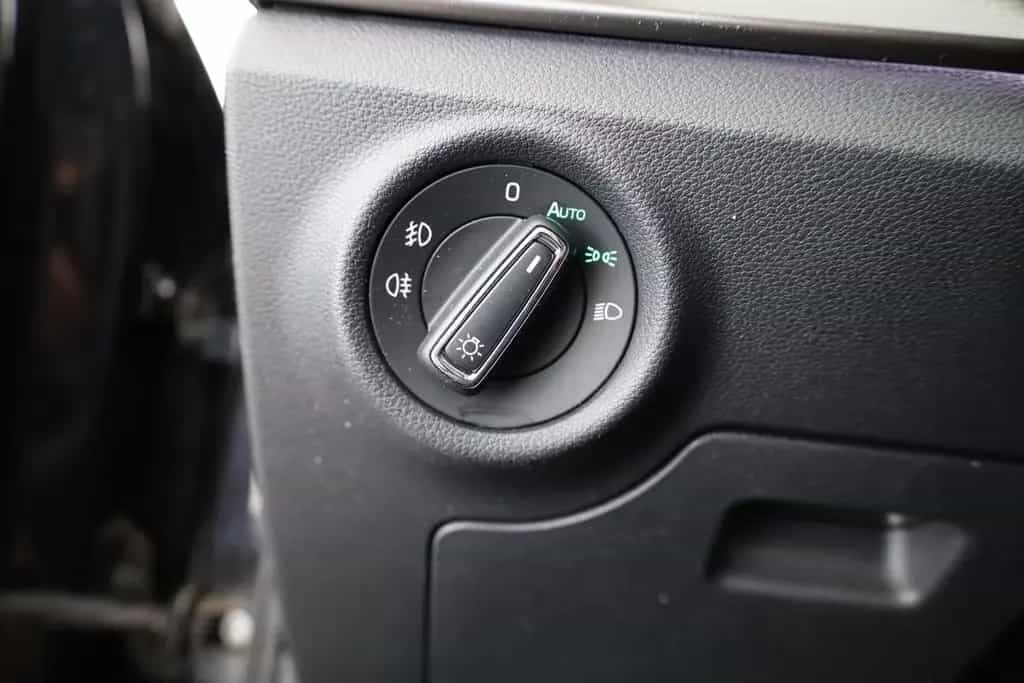 Skoda Kamiq 1.5 TSI DSG Style, AHK, Navi, LED, Kamera, 09/2020-photo-9