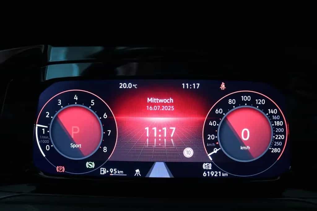 Volkswagen Golf VIII GTI Pano AHK Matrix Virtual Memory 01/2021-photo-18