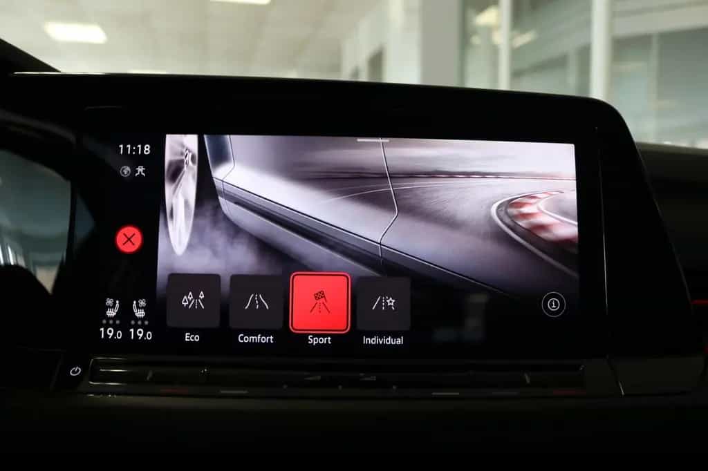 Volkswagen Golf VIII GTI Pano AHK Matrix Virtual Memory 01/2021-photo-21