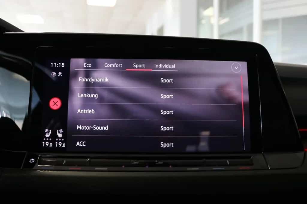 Volkswagen Golf VIII GTI Pano AHK Matrix Virtual Memory 01/2021-photo-22