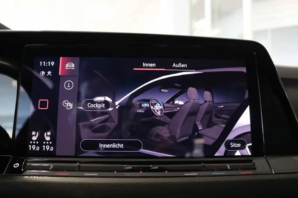 Volkswagen Golf VIII GTI Pano AHK Matrix Virtual Memory 01/2021-photo-28