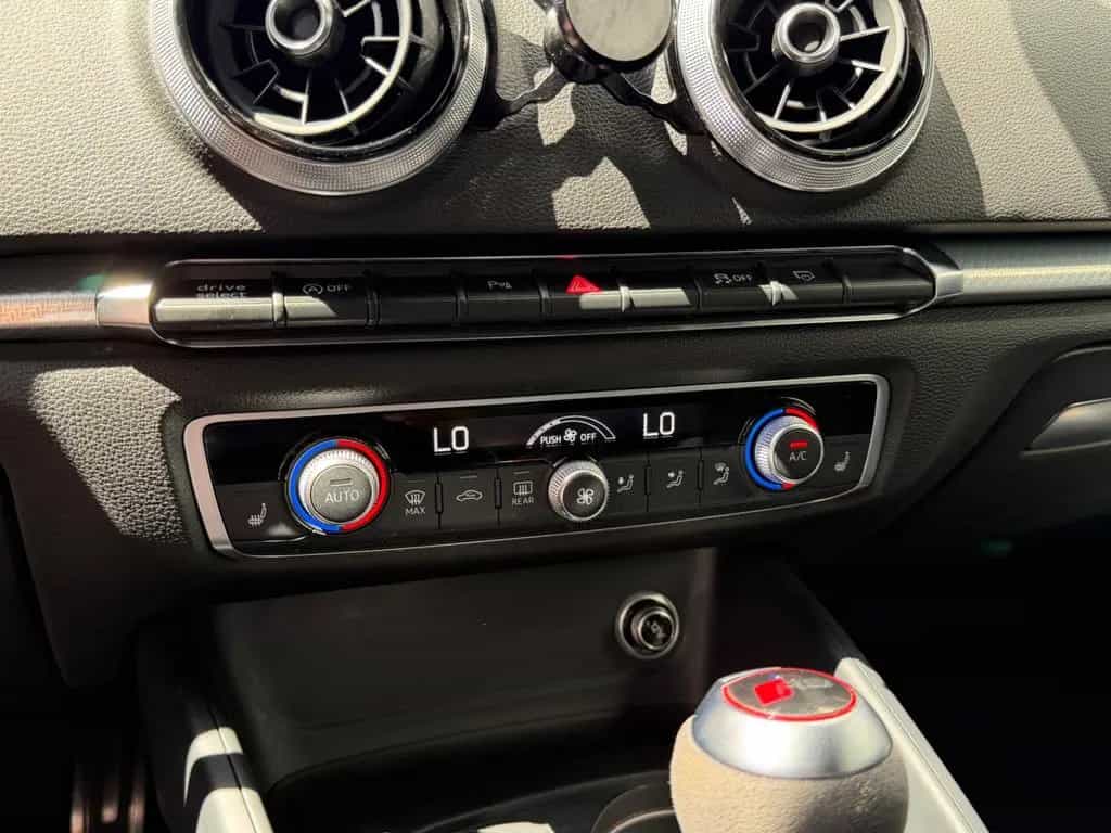 Audi RS3 Sportback Quattro *MATRIX*B&O*SPORT-AGA* 08/2019-photo-19