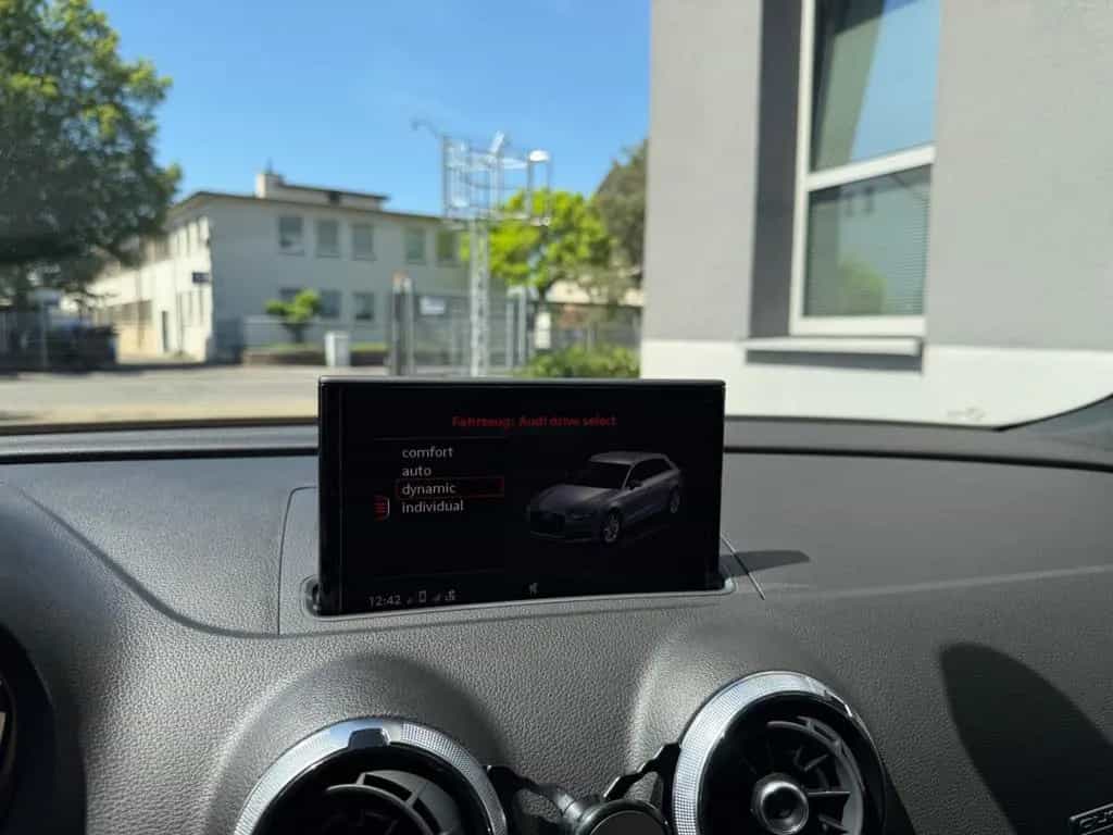 Audi RS3 Sportback Quattro *MATRIX*B&O*SPORT-AGA* 08/2019-photo-23