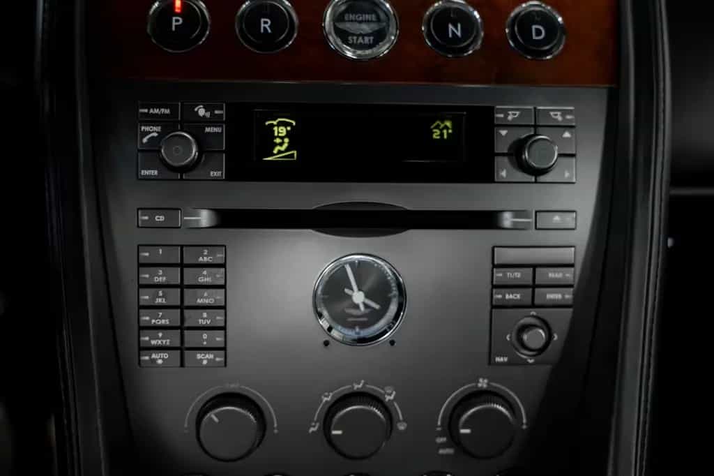 Aston Martin DB9 5.9 Touchtronic 07/2005-photo-27