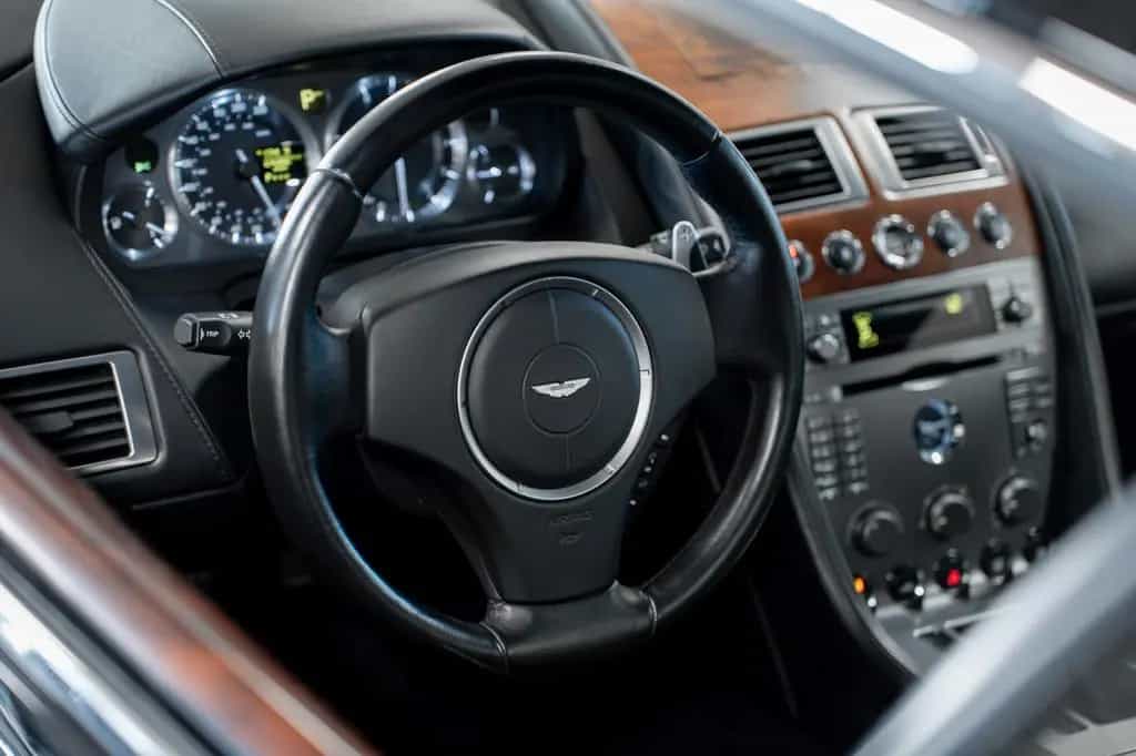 Aston Martin DB9 5.9 Touchtronic 07/2005-photo-35