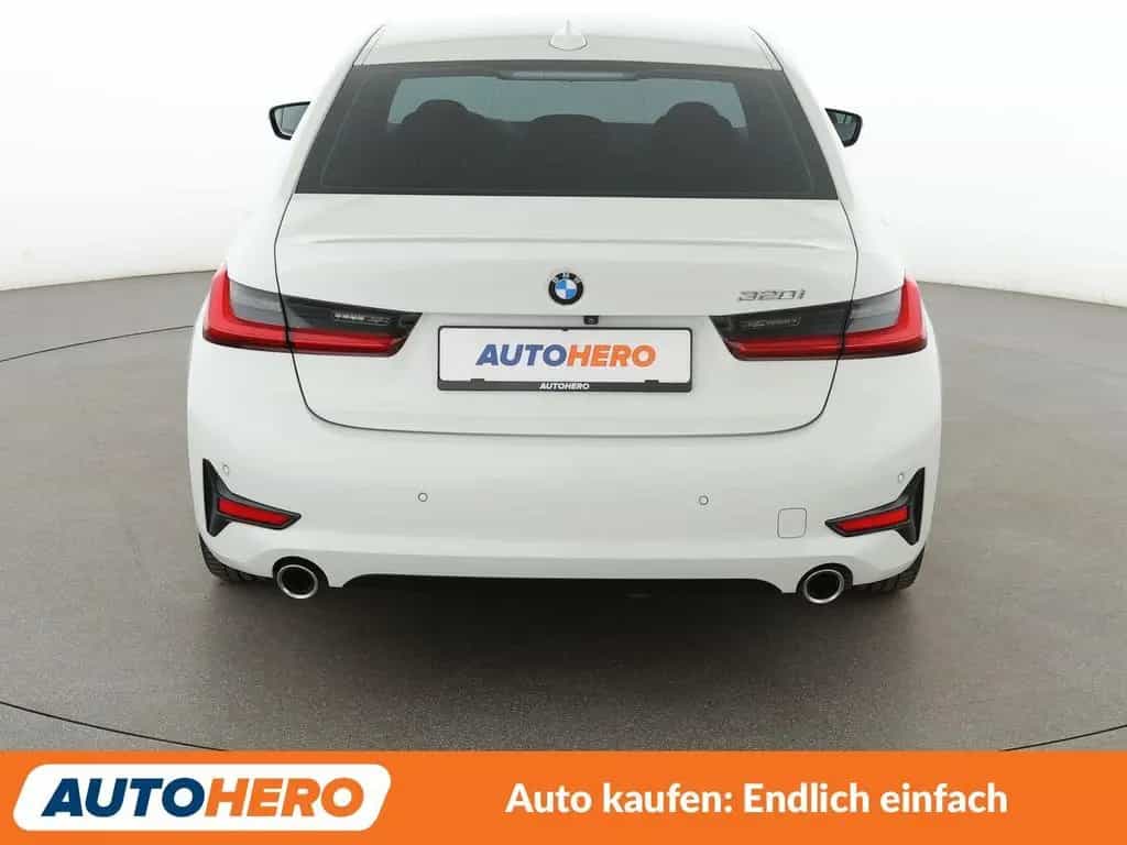 BMW 320 3er 320i Aut.*NAV*ACC*CAM*PDC*SHZ*AHK*ALU*KLIMA 12/2020-photo-4