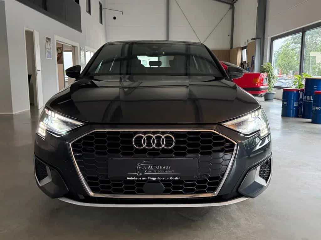 Audi A3 Limousine 35 TFSI S Line Matrix/HUD/SHZ/B&O 02/2021-photo-4