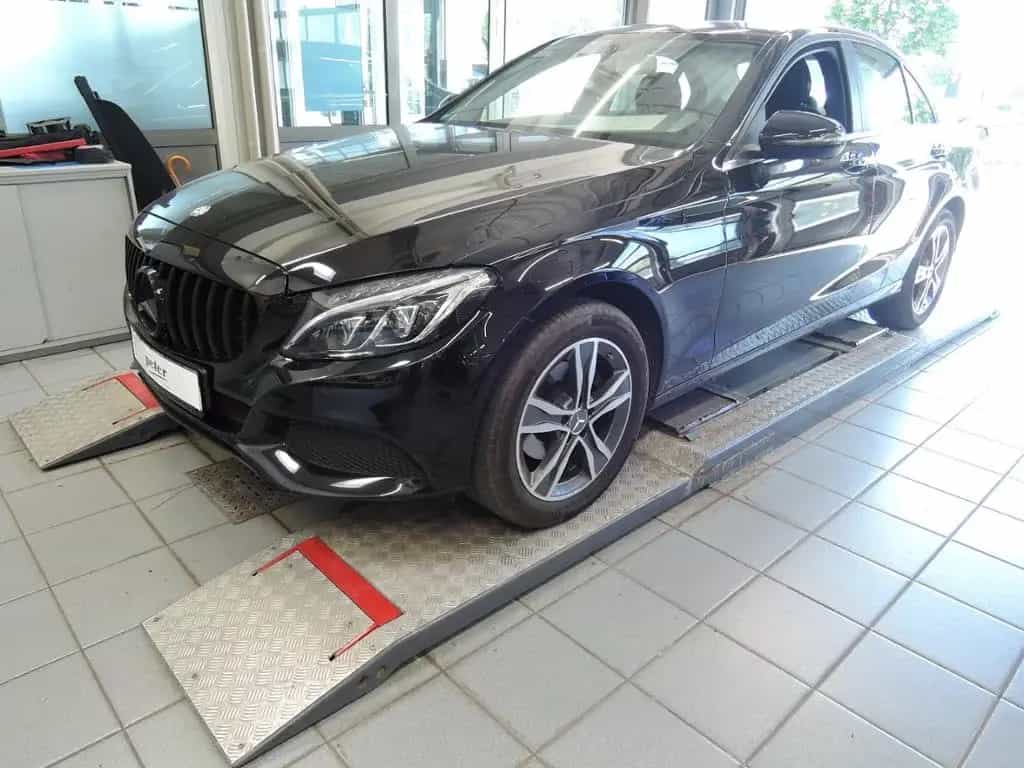 Mercedes-Benz C 180 LED-ILS*Sitzehizung*Klima* 06/2015-photo-0