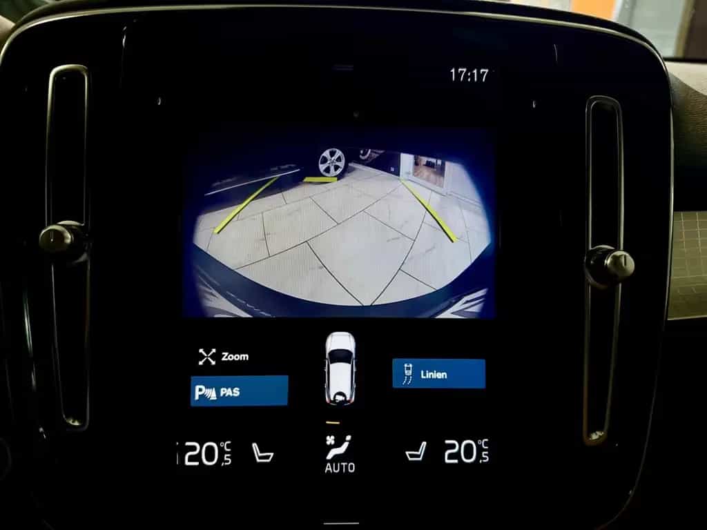 Volvo XC40 2.0 T5 AWD AUT LEDER NAVI LED CAM SHZ PDC 05/2018-photo-17