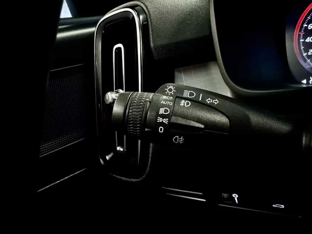 Volvo XC40 2.0 T5 AWD AUT LEDER NAVI LED CAM SHZ PDC 05/2018-photo-27