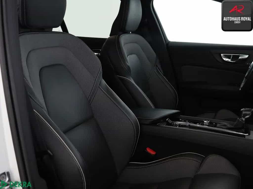 Volvo V60 T5 R DESIGN PANO,HEADUP,KEYLESS,ACC,KAMERA 08/2020-photo-10