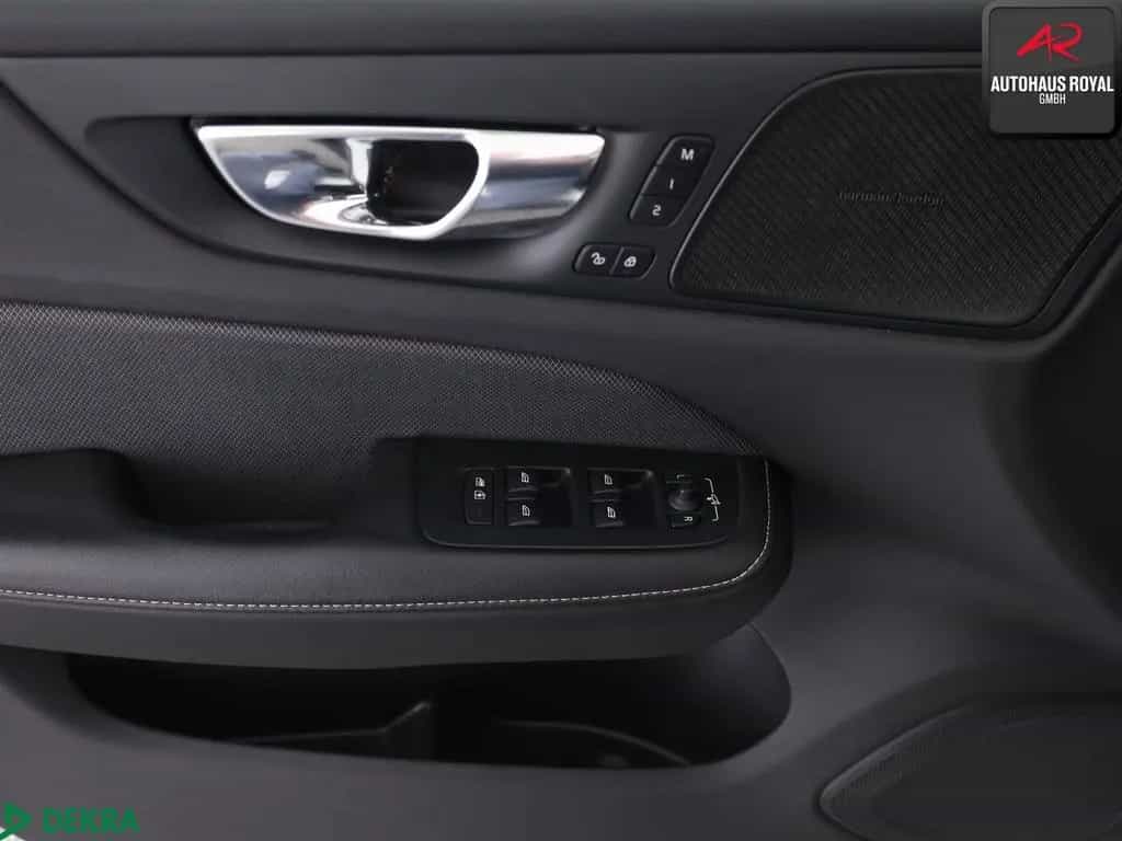 Volvo V60 T5 R DESIGN PANO,HEADUP,KEYLESS,ACC,KAMERA 08/2020-photo-13
