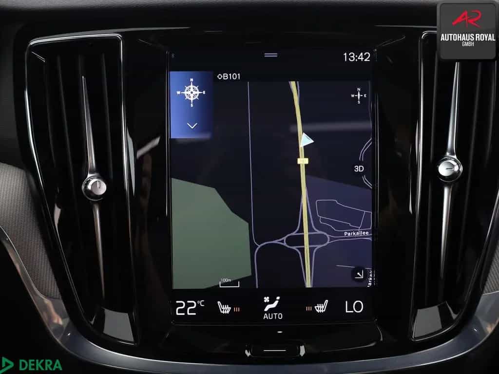 Volvo V60 T5 R DESIGN PANO,HEADUP,KEYLESS,ACC,KAMERA 08/2020-photo-18