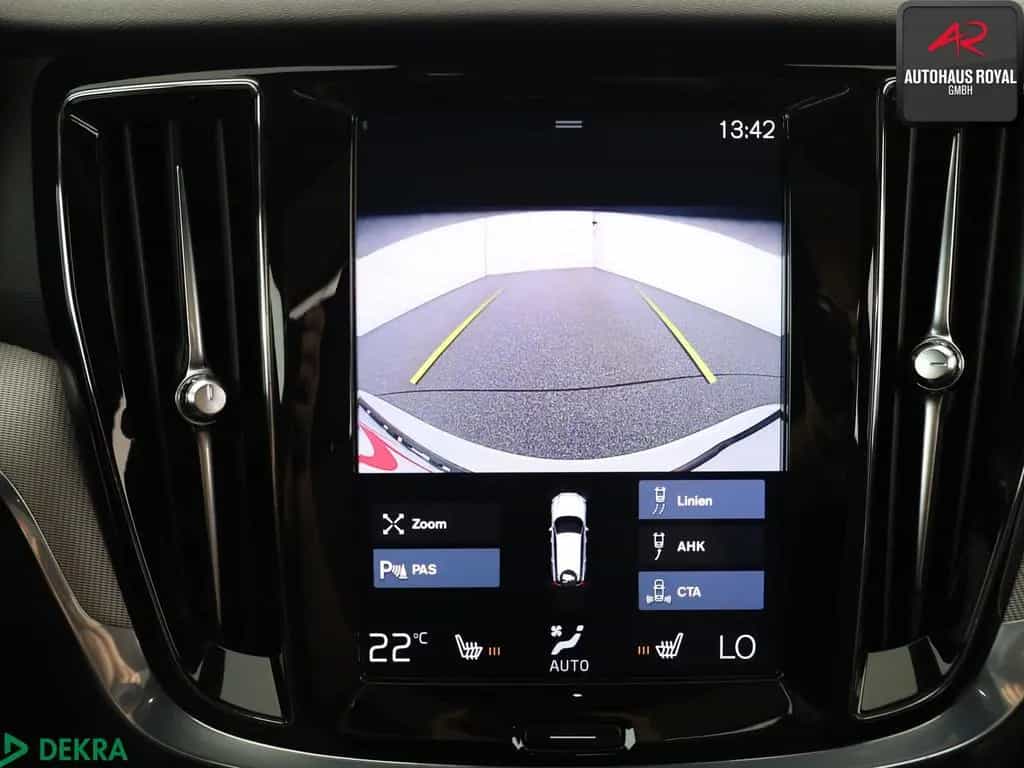 Volvo V60 T5 R DESIGN PANO,HEADUP,KEYLESS,ACC,KAMERA 08/2020-photo-19