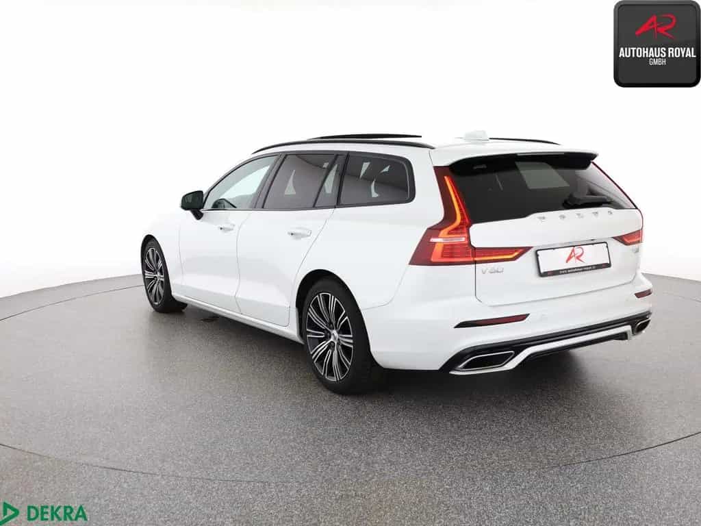 Volvo V60 T5 R DESIGN PANO,HEADUP,KEYLESS,ACC,KAMERA 08/2020-photo-2