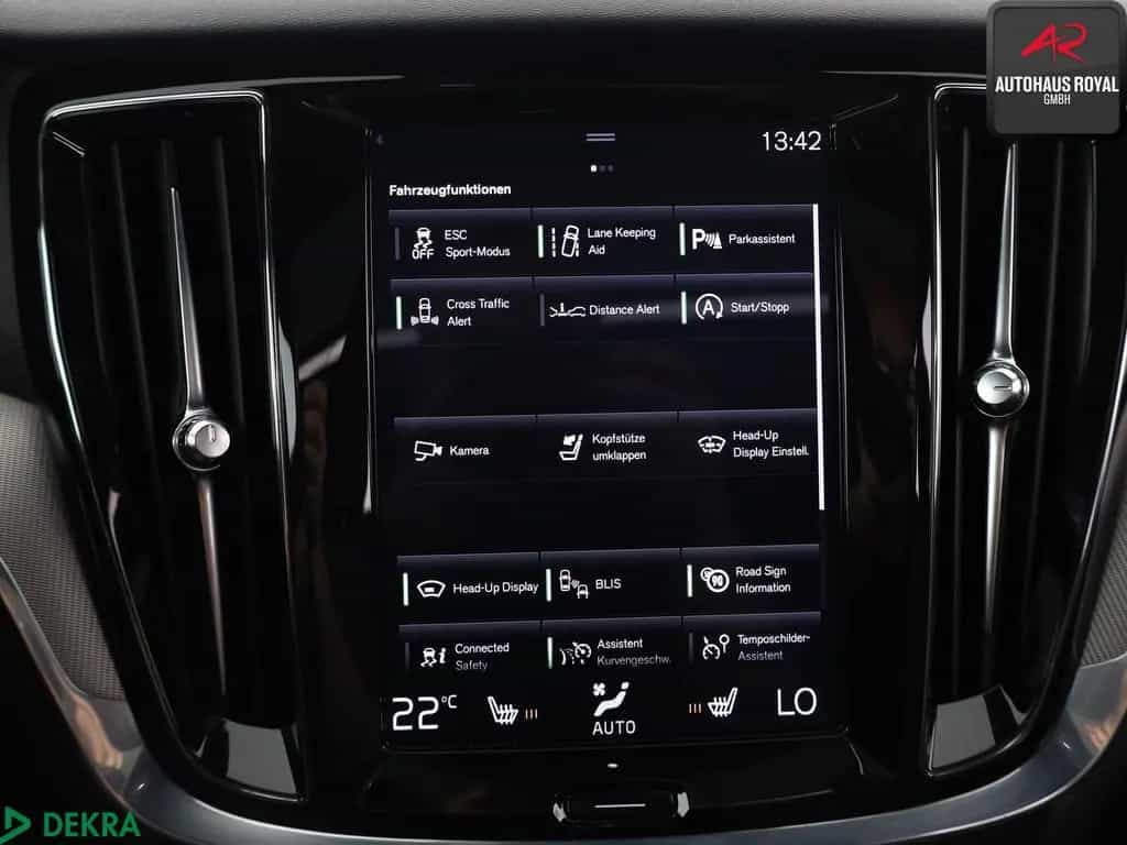 Volvo V60 T5 R DESIGN PANO,HEADUP,KEYLESS,ACC,KAMERA 08/2020-photo-21