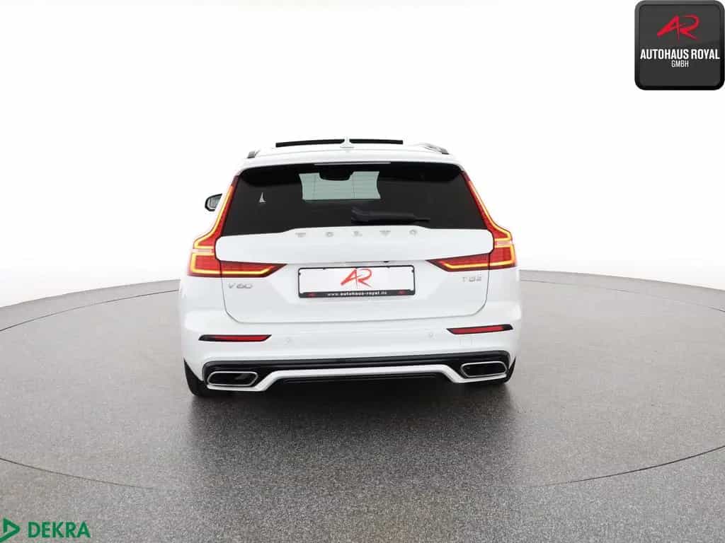 Volvo V60 T5 R DESIGN PANO,HEADUP,KEYLESS,ACC,KAMERA 08/2020-photo-3