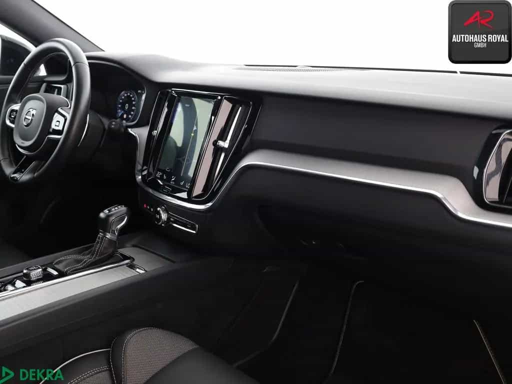 Volvo V60 T5 R DESIGN PANO,HEADUP,KEYLESS,ACC,KAMERA 08/2020-photo-9