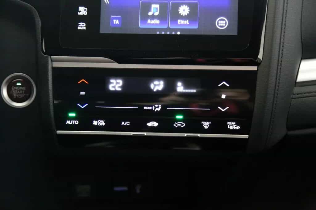 Honda Jazz Elegance 11/2015-photo-13