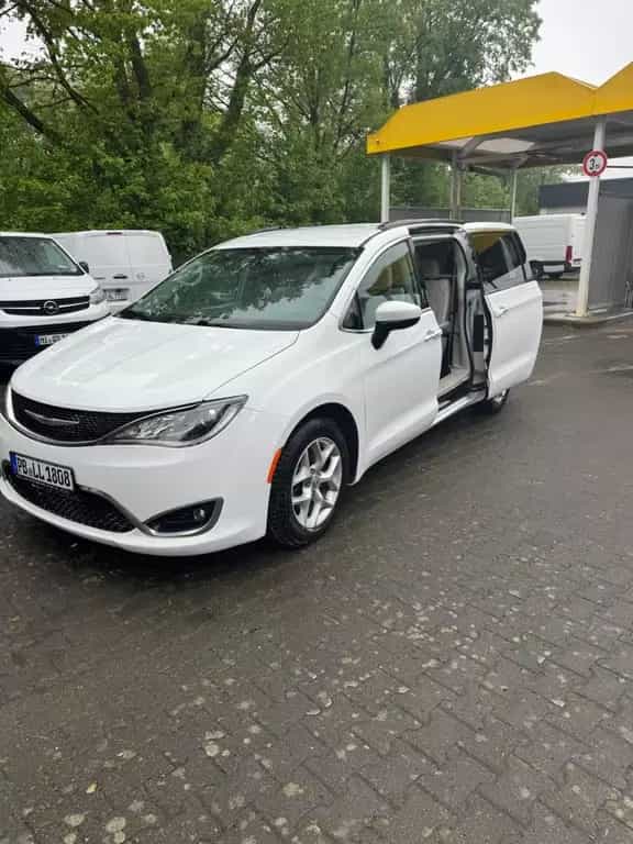 Chrysler Pacifica 02/2019-photo-0