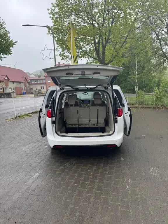 Chrysler Pacifica 02/2019-photo-2