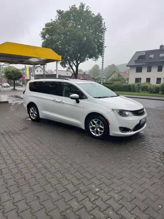Chrysler Pacifica 02/2019-photo-3