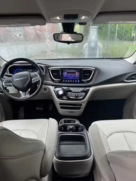 Chrysler Pacifica 02/2019-photo-7