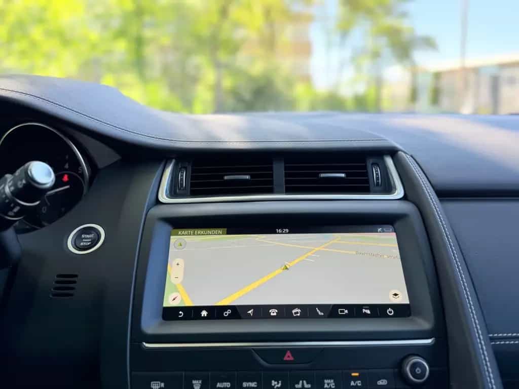 Jaguar E-Pace E-PACE R-Dynamic S AWD/12 Monate Garantie 11/2018-photo-26