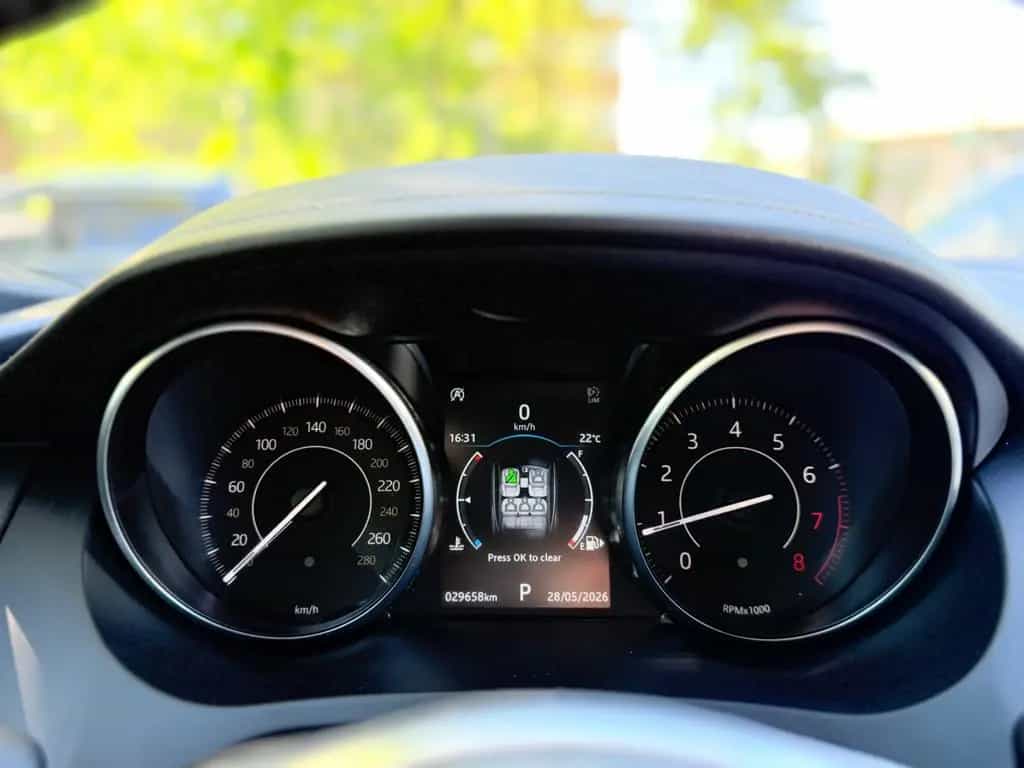 Jaguar E-Pace E-PACE R-Dynamic S AWD/12 Monate Garantie 11/2018-photo-35