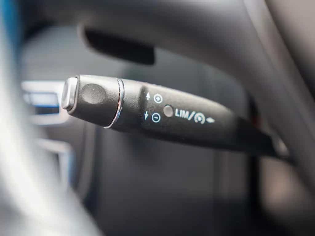Mercedes-Benz C 200 AVANTGARDE Head-up AHK COMAND LED ILS DVD 03/2014-photo-17
