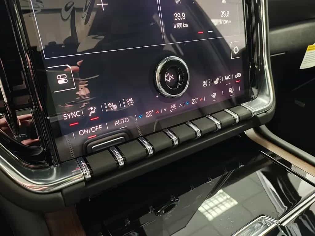 GMC Yukon Denali 2026 Facelift 24"Fonds Monitore HUD null-photo-33