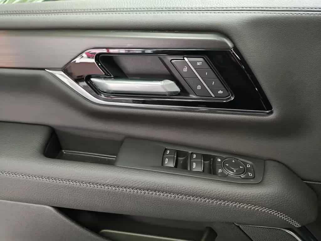 GMC Yukon Denali 2026 Facelift 24"Fonds Monitore HUD null-photo-41