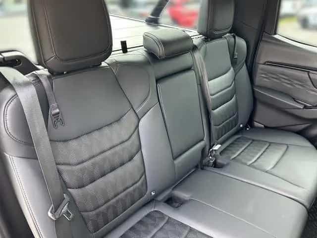 Isuzu Other Double Cab 4WD V-CROSS AT *EXTREM Höher AHK LB* 01/2026-photo-17