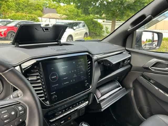 Isuzu Other Double Cab 4WD V-CROSS AT *EXTREM Höher AHK LB* 01/2026-photo-21