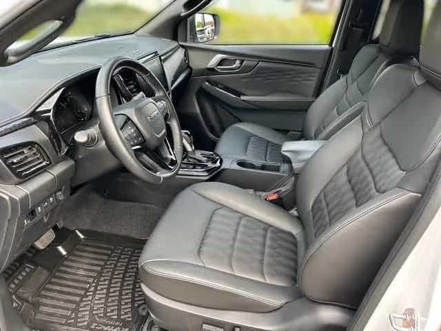 Isuzu Other Double Cab 4WD V-CROSS AT *EXTREM Höher AHK LB* 01/2026-photo-3