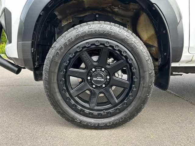Isuzu Other Double Cab 4WD V-CROSS AT *EXTREM Höher AHK LB* 01/2026-photo-33