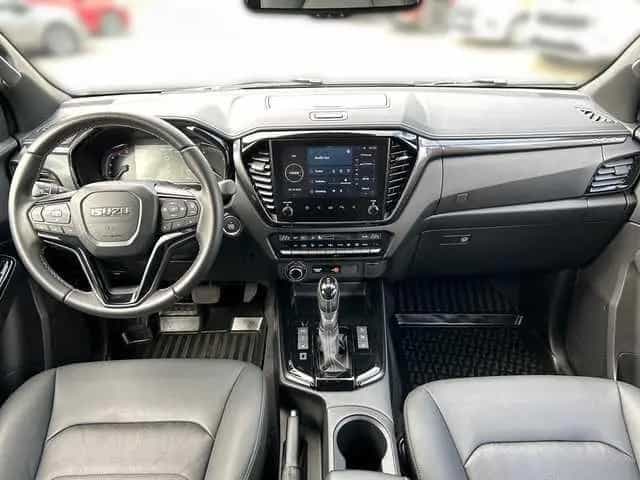 Isuzu Other Double Cab 4WD V-CROSS AT *EXTREM Höher AHK LB* 01/2026-photo-5