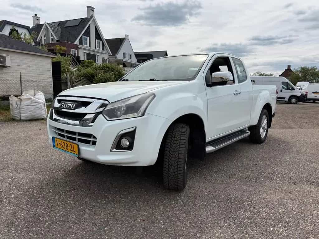 Isuzu D-Max Extra  Cab 4WD IINSTYLE !AUTOMAAT -KLIMA ! 11/2019-photo-0