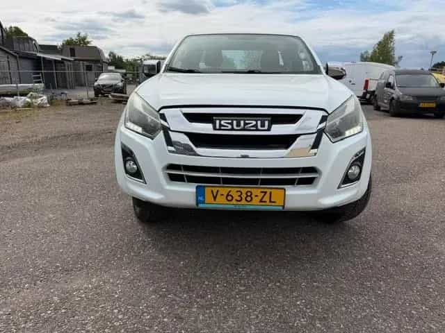 Isuzu D-Max Extra  Cab 4WD IINSTYLE !AUTOMAAT -KLIMA ! 11/2019-photo-2
