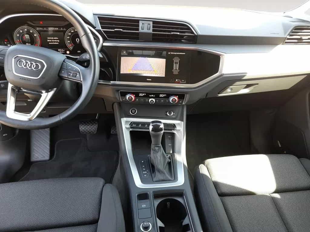 Audi Q3 Sportback 40 TFSI quattro S-Line Matrix RFK 02/2022-photo-10