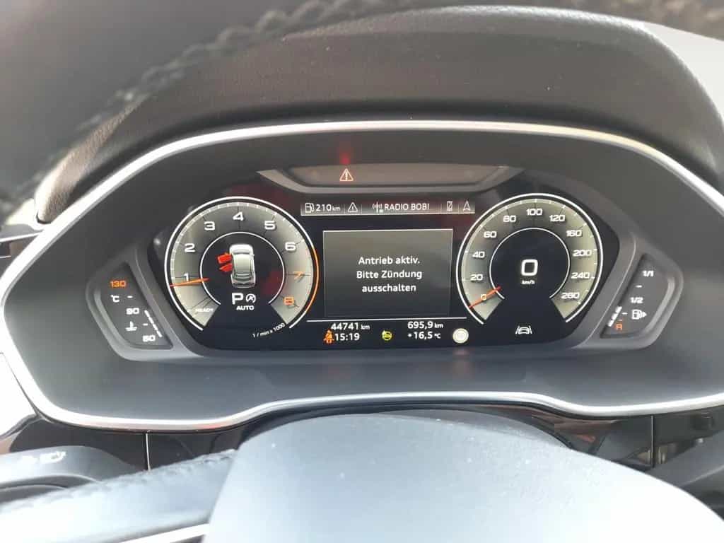 Audi Q3 Sportback 40 TFSI quattro S-Line Matrix RFK 02/2022-photo-12