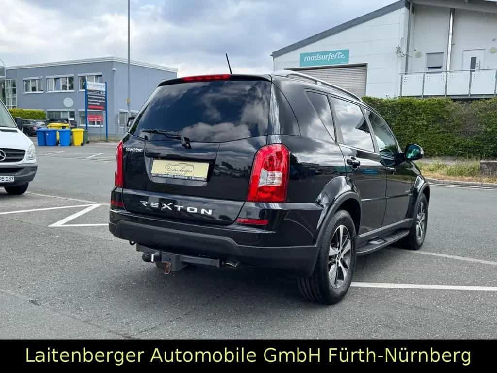 Ssangyong REXTON Executive 4WD*LED*NAVI*LEDER*AHK*7-SITZER 03/2017-photo-1