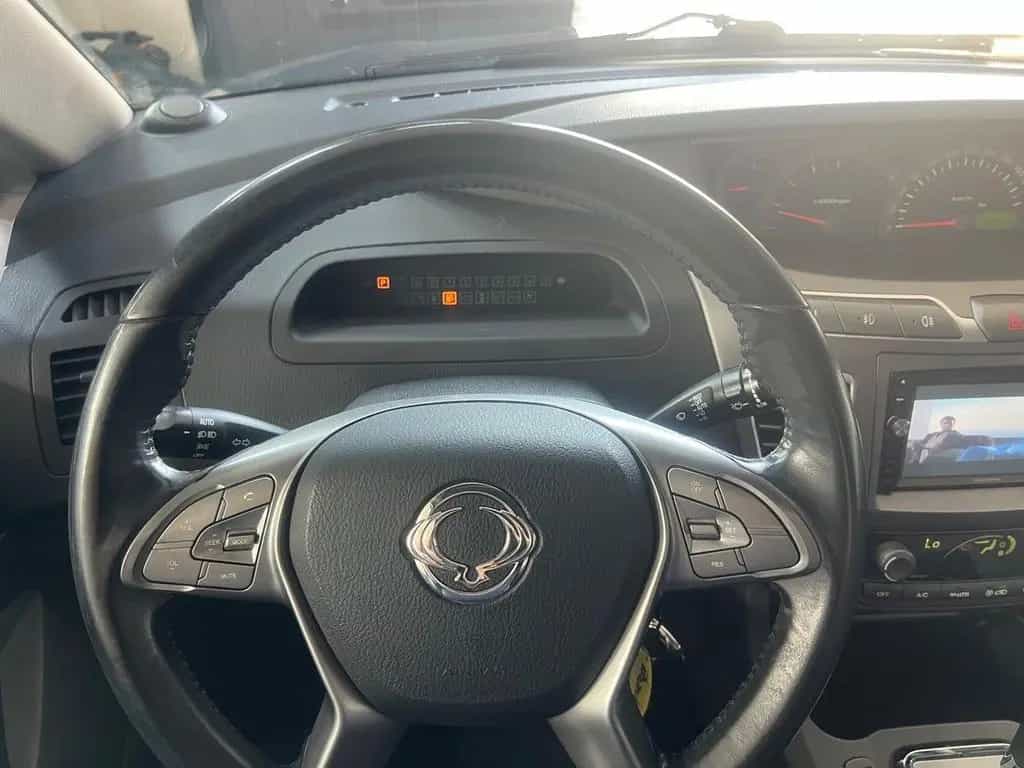 Ssangyong Rodius 2.2 Diesel 4WD A/T Classy Pelle 04/2016-photo-13