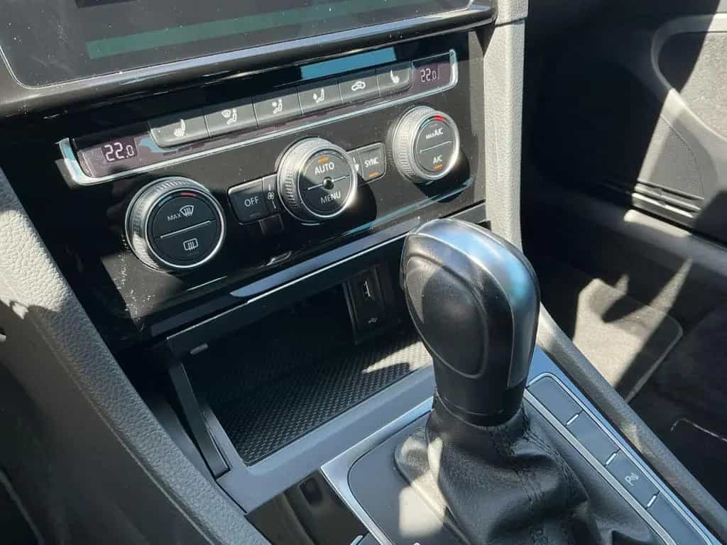 Volkswagen Golf VII 1.5 TSI DSG Highline R-LINE EXT., NAVI 09/2019-photo-28