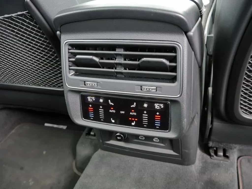 Audi SQ7 Pano*7Sitze*AHK*Stand*HuD*S-Sitze*Air*360° 02/2022-photo-16